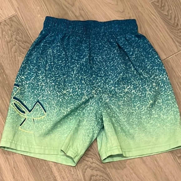 Under Armour Boys Green and Blue Swim Shorts Size: 7 - Picture 1 of 4